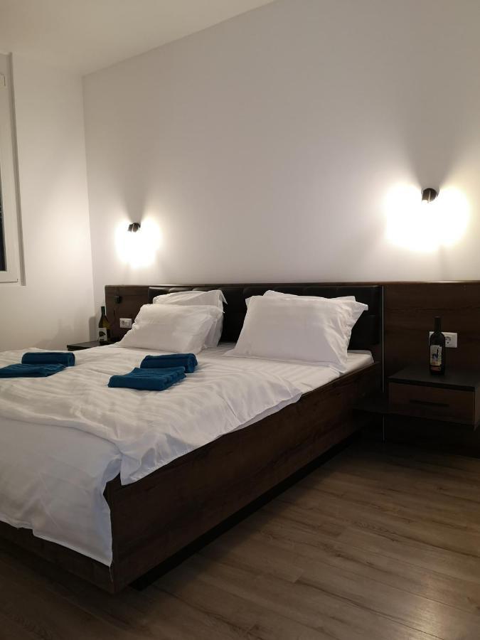 Ared-Atrium Mall Chrysflatty3 Premium Apartment 60Mp Арад Экстерьер фото