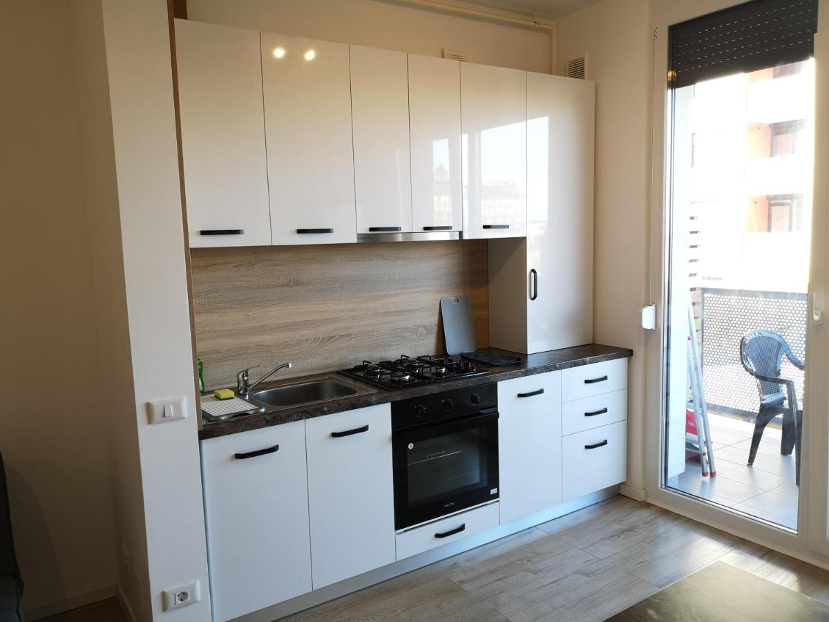Ared-Atrium Mall Chrysflatty3 Premium Apartment 60Mp Арад Экстерьер фото