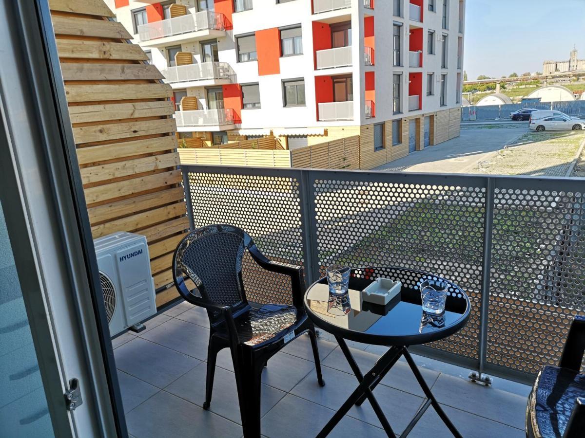 Ared-Atrium Mall Chrysflatty3 Premium Apartment 60Mp Арад Экстерьер фото