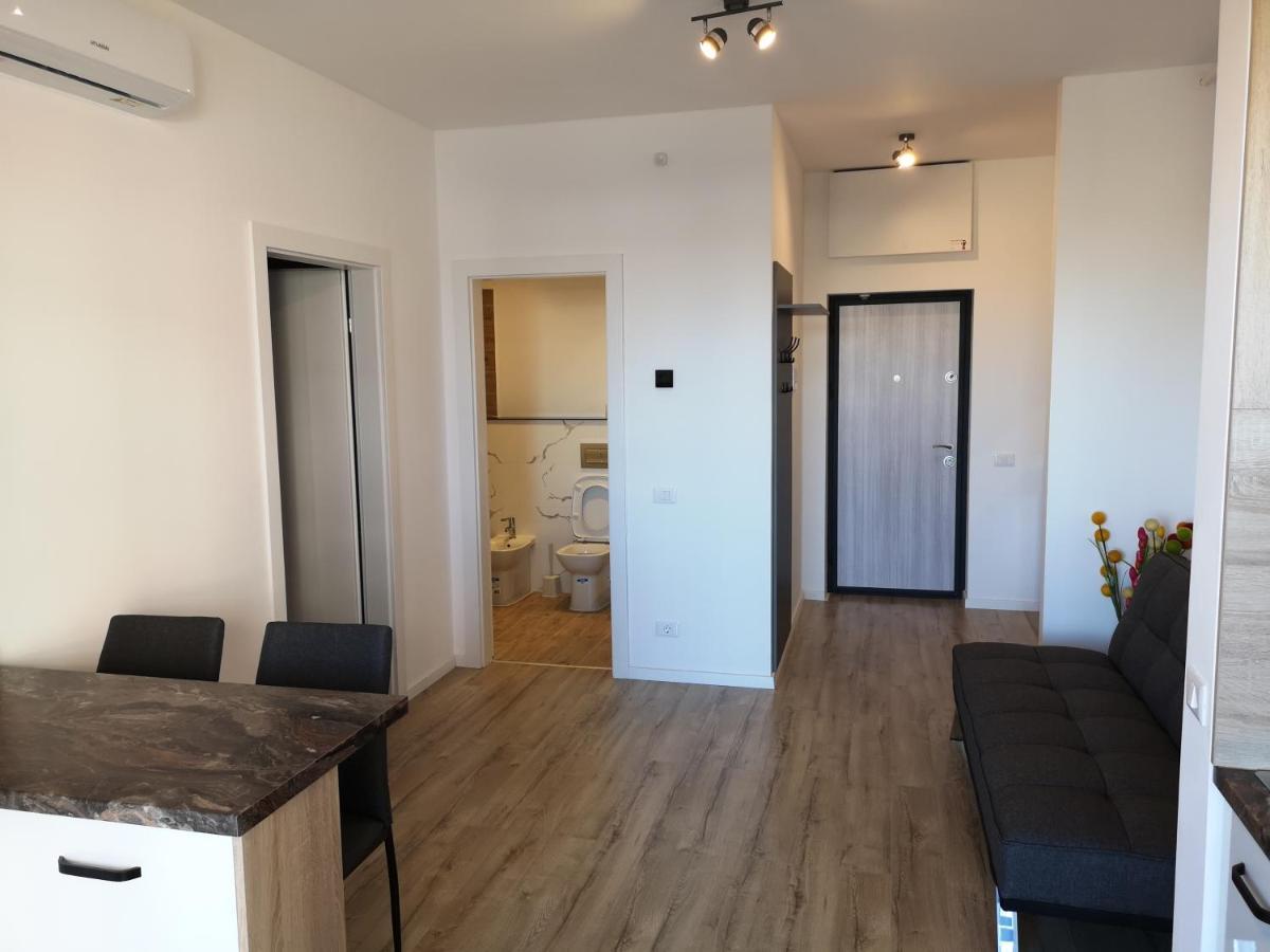 Ared-Atrium Mall Chrysflatty3 Premium Apartment 60Mp Арад Экстерьер фото