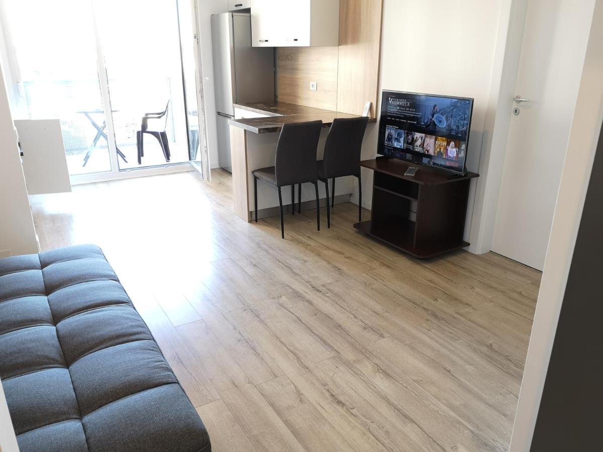 Ared-Atrium Mall Chrysflatty3 Premium Apartment 60Mp Арад Экстерьер фото
