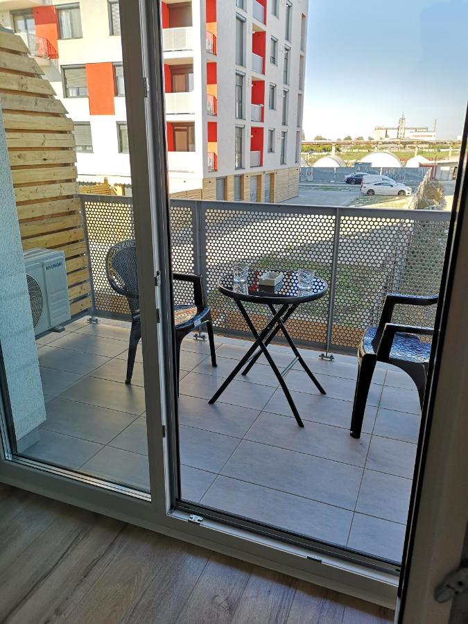 Ared-Atrium Mall Chrysflatty3 Premium Apartment 60Mp Арад Экстерьер фото